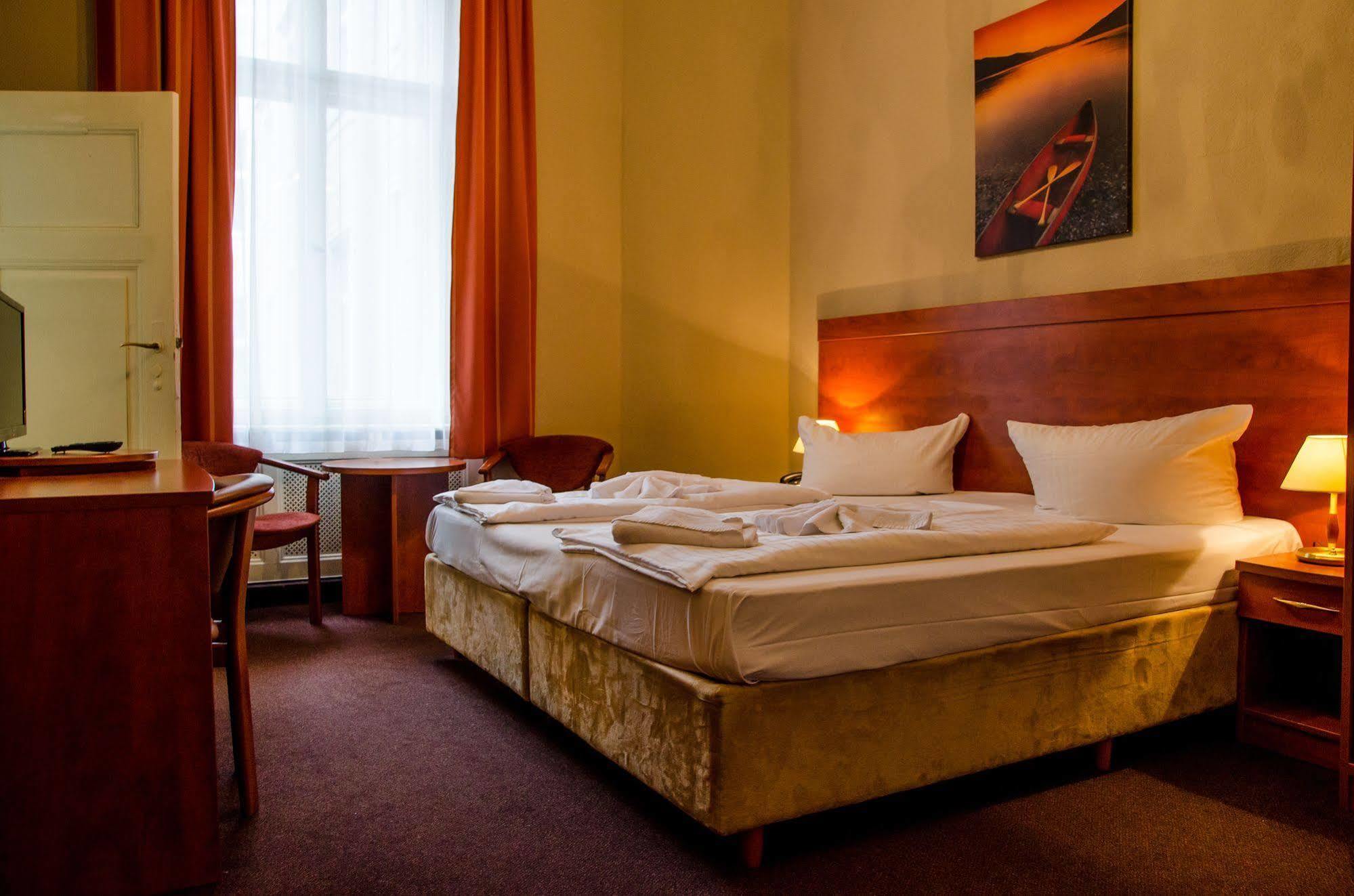 Hotel Astrid Am Kurfuerstendamm Berlin Exterior foto